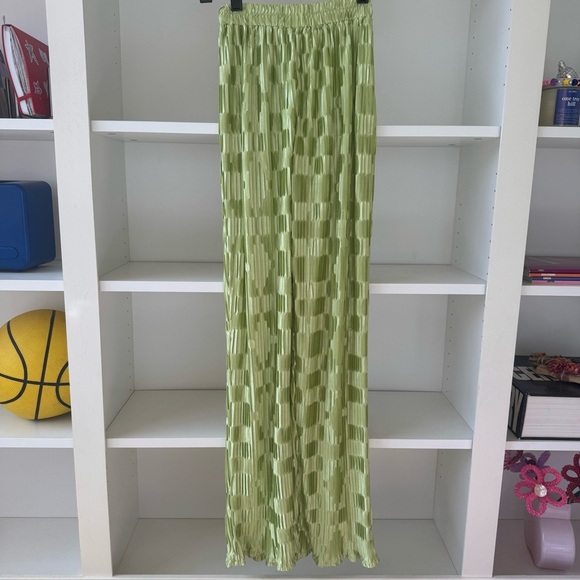PRINCESS POLLY Lila Green Pleated Pants - Picture 5 of 7